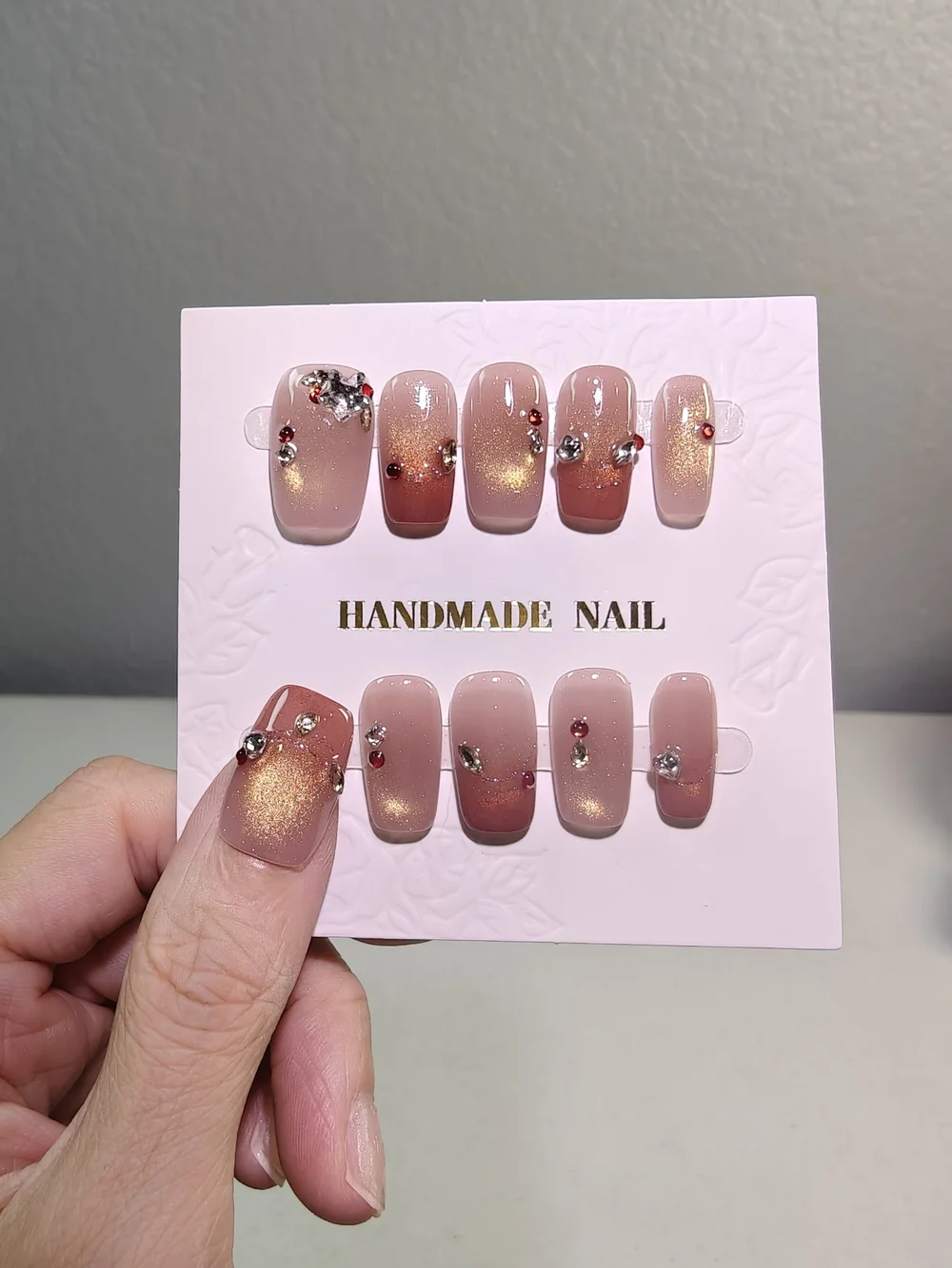 Nude Red Gold Ombre Cat Eye Short Square Press On Nails With Tiny Rhinestones